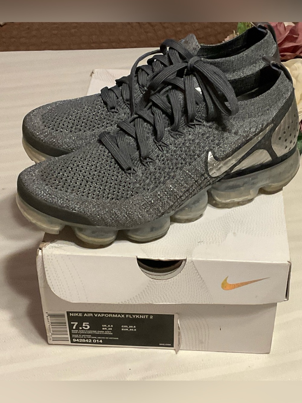 Nike Women's VaporMax Flyknit 2 Black/Gray Sneakers